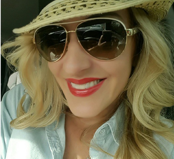 Meet your Posher, Liz - Picture 5 of 11